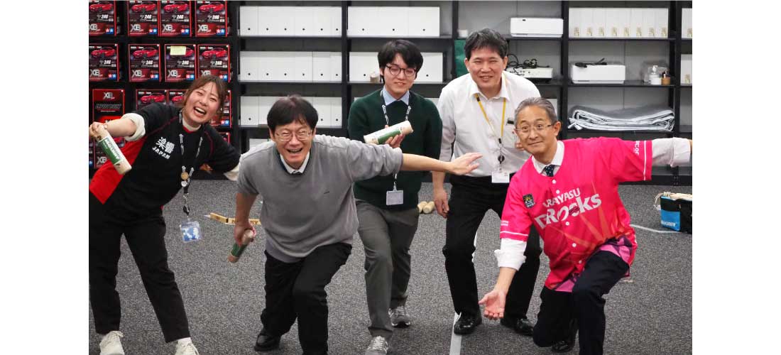 モルックを楽しんでいる様子