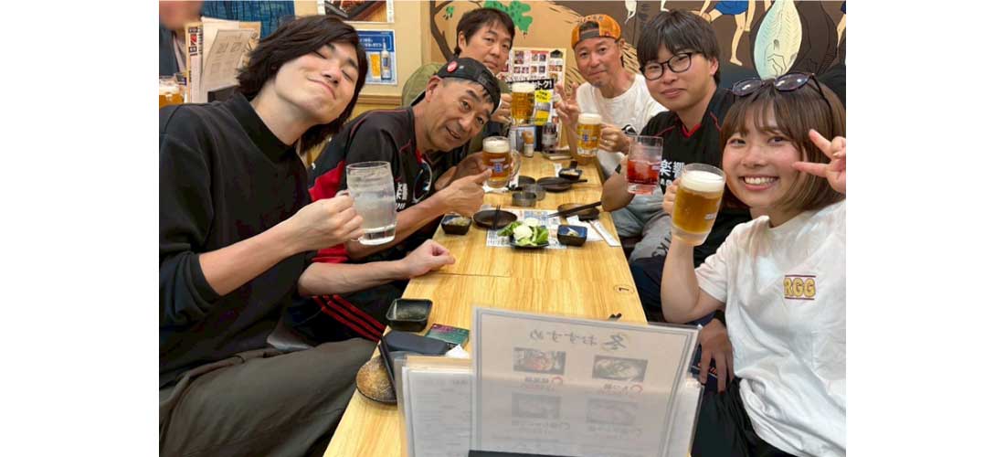 大会後の乾杯の様子