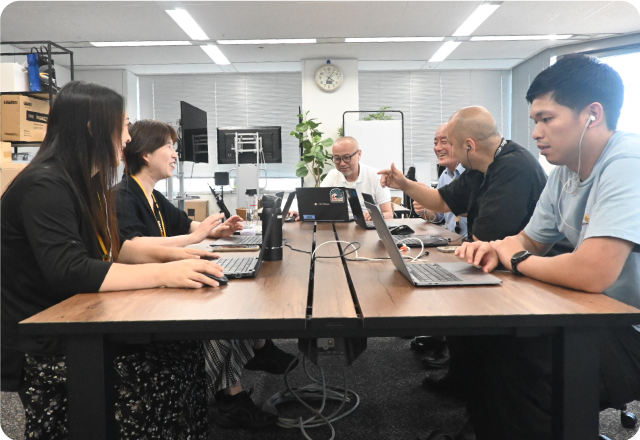 モデル案のプレゼンテーションの様子