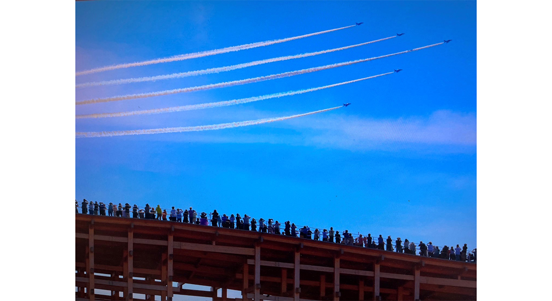 写真タイトル　大阪万博　ブルーインパルス